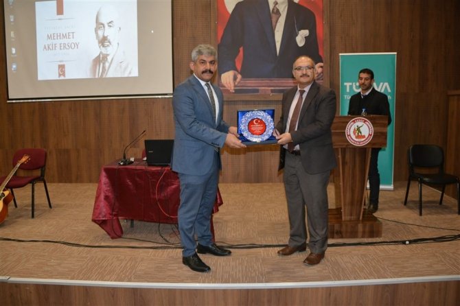Gediz’de “Yüreklerde Âkif, Dillerde Hürriyet” Konulu Konferans