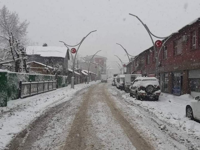 Çukurca’da Okullar Tatil Edildi