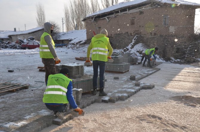 Kahramankazan’da Köyler Parke Taşıyla Güzelleşiyor