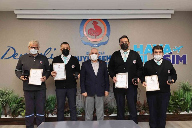 Kızılay’dan Duyarlı Personele Madalya