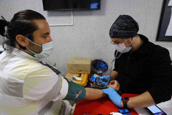 Kızılay’dan Duyarlı Personele Madalya