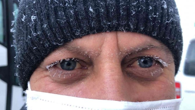 Kars’ta Soğuktan Vatandaşın Kirpikleri Buz Tuttu