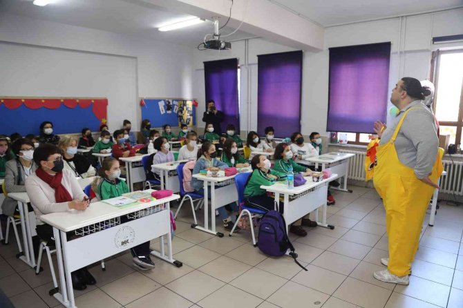 Konya’da 75 Bin Öğrenciye Çat Kapı Tiyatro İle Su Tasarrufu Ve Sıfır Atık Anlatılıyor