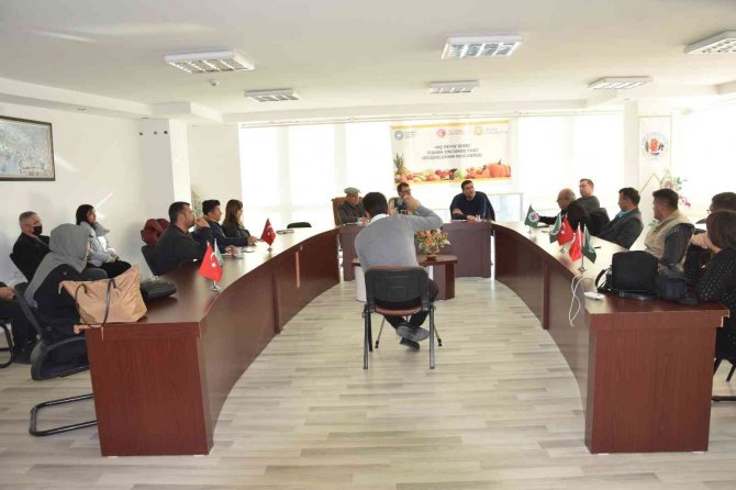 Örtü Altı Sebze Üretimindeki Pazarlama Sorunları Akademik Olarak Tartışıldı