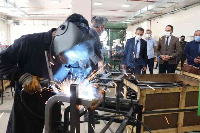 Meslek Liselerinden Ekonomiye Milyonlarca Lira Katkı