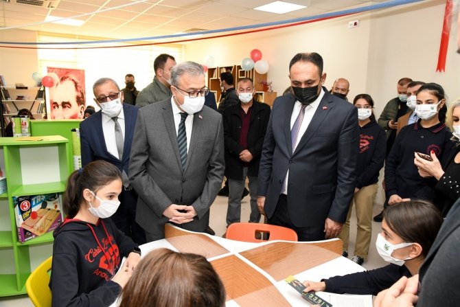 Vali Su: "Kütüphanesiz Okulumuz Kalmadı"