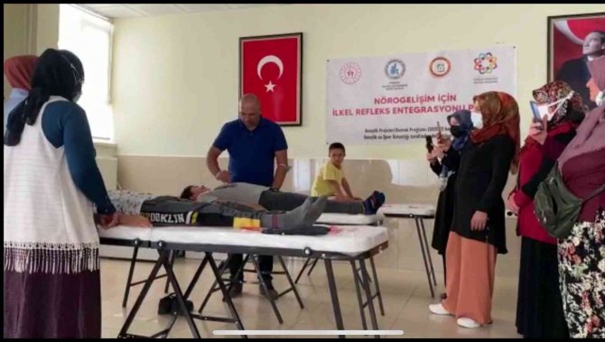 Down Sendromlu Öğrenciler Ve Öğretmenleri İçin Refleks Eğitimi Verildi
