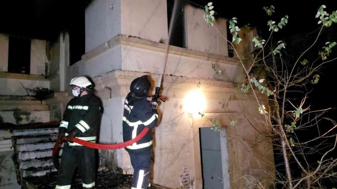 Samsun’da Eski Hastane Binasında Yangın
