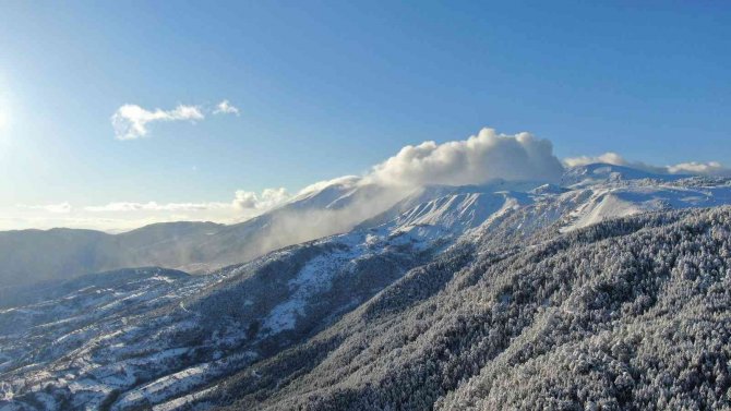Karla Kaplanan Ilgaz’dan Kartpostallık Kar Manzaraları