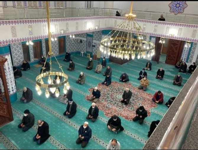 Merhum Yarenler İçin Mevlit Okutuldu