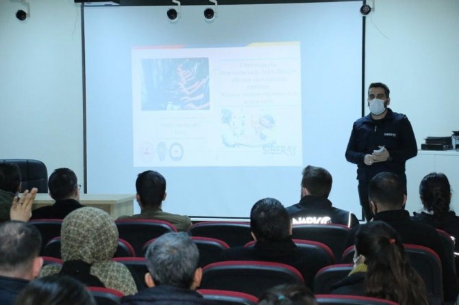 Cizre’de Öğretmenlere Siberay Projesi, Narkorehber Ve ’Uyuma’ Uygulaması Anlatıldı