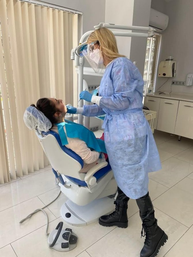 Covi̇d 19 Diş Hastalıklarını Tetikliyor