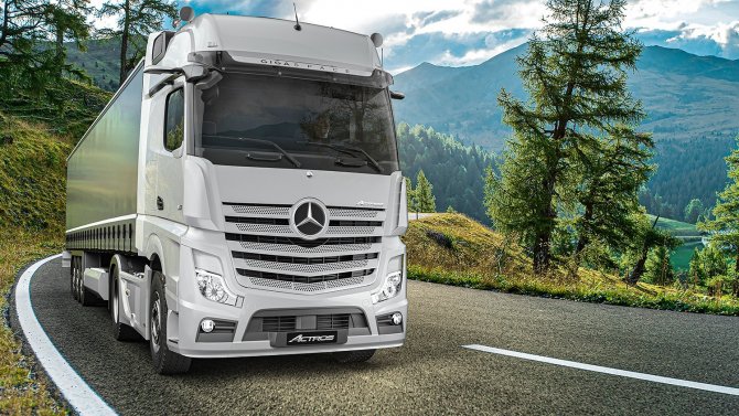 Mercedes-benz Türk İmzalı Kamyonlar Avrupa Yollarında