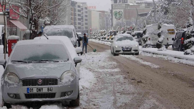 Van’da Kar Yağışı Heyecanı