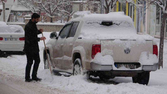Van’da Kar Yağışı Heyecanı