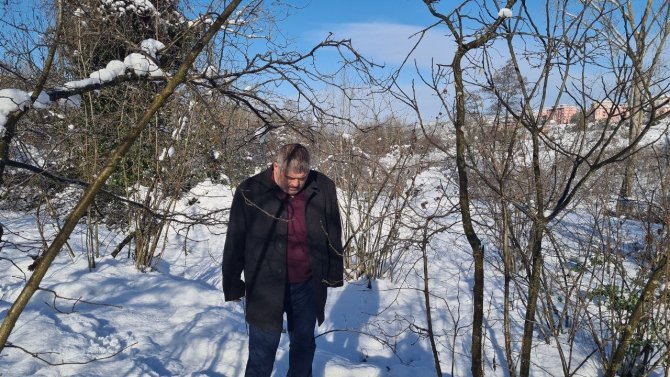 Tüfekle Tellere Takılan Dalları Vuran Muhtar Konuştu