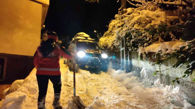 Kar Savaşçıları Hayat Kurtarma Nöbetinde