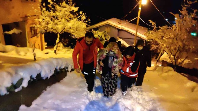 Kar Savaşçıları Hayat Kurtarma Nöbetinde
