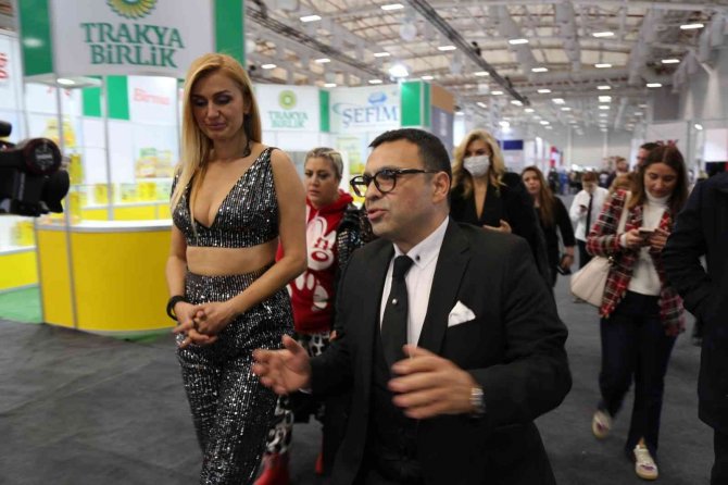 Aşçılar Federasyonu’nun Hediyesi, Ünlü Şovmen Karacan’ı Korkuttu