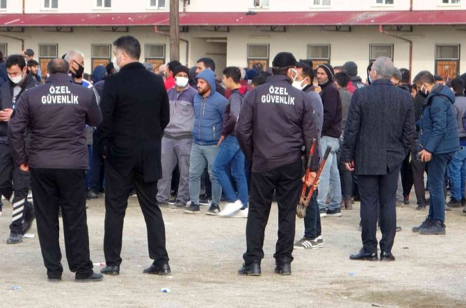 Seyisler Greve Gitti, Yarışlar 2 Buçuk Saat Ertelendi