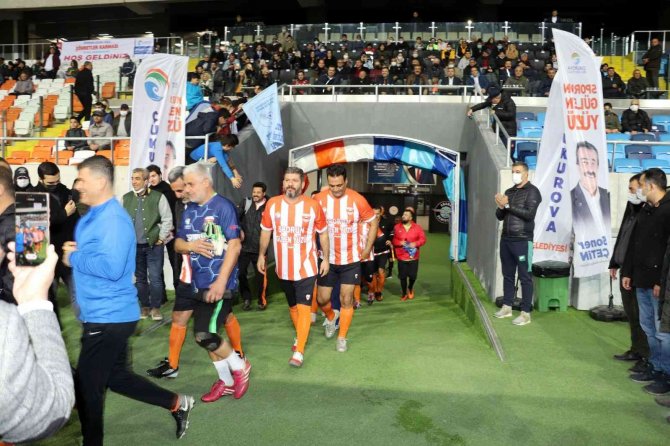 Adanaspor Ve Adana Demirspor’un Eski Futbolcuları ’Şöhretler Karması’ Maçında Karşılaştı