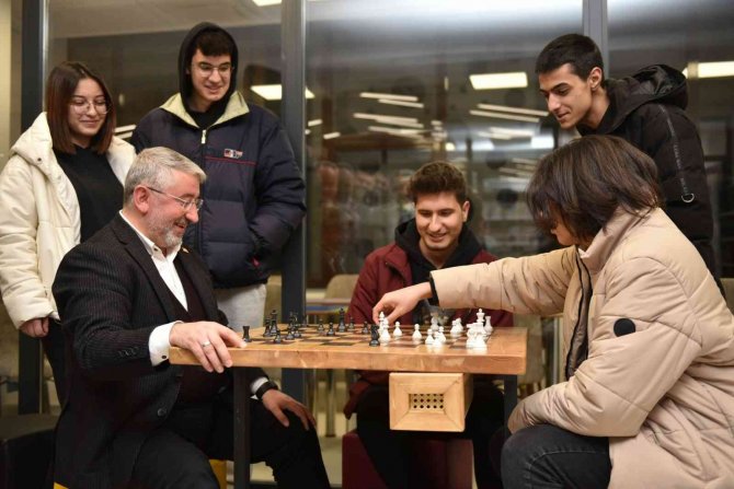 Hasan Paşa Kütüphanesi Haftanın 7 Günü, 24 Saat Hizmet Verecek