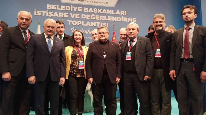Ak Partili Belediye Başkanları Binali Yıldırım’la Bir Araya Geldi