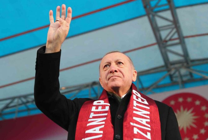 Cumhurbaşkanı Erdoğan: "Kur Spekülasyonu Denilen Bir Olayla Karşı Karşıya Kaldık Ve Bunu Bir Saatte Atıverdik"