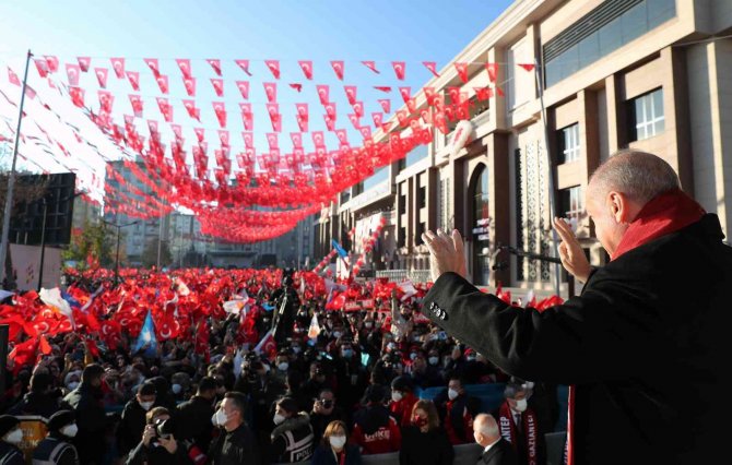 Cumhurbaşkanı Erdoğan: "Kur Spekülasyonu Denilen Bir Olayla Karşı Karşıya Kaldık Ve Bunu Bir Saatte Atıverdik"