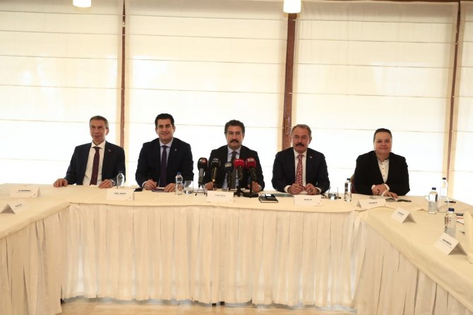 Denizli’de Ak Parti Türkiye’nin Yeni Ekonomi Modeli İçin Oda Ve Stk’larla Buluştu