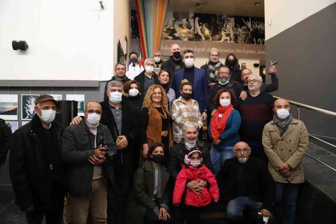 Hasat Sanat Atölyesi ‘Yıl Sonu Karma Sergisi’ Kartal’da Açıldı