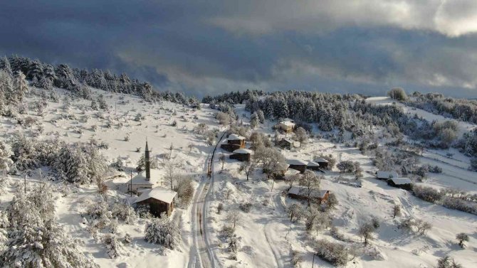 Karla Kapanan Köylerde Mest Eden Kış Güzelliği