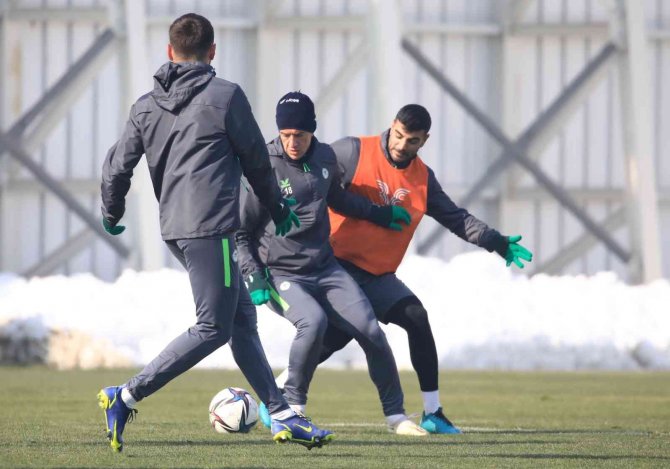 Konyaspor, Beşiktaş’a Hazırlanıyor