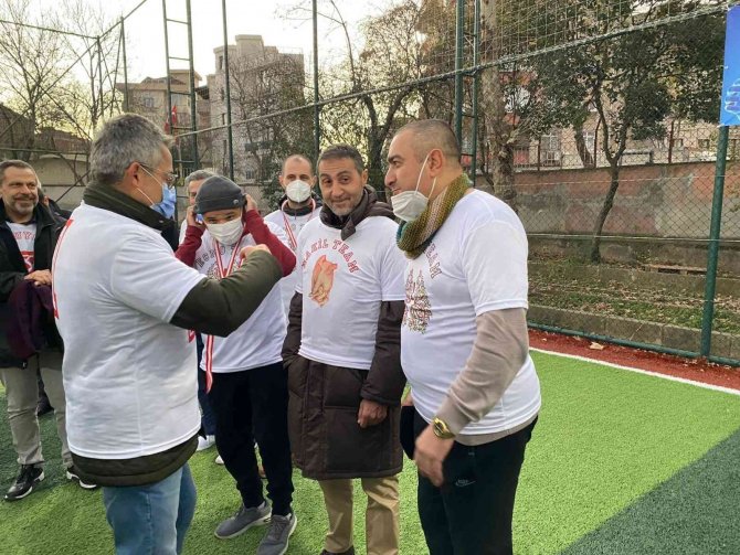 Koşuyolu Ailesi Geleneksel Futbol Turnuvası’nda, Kupa Sahibini Buldu