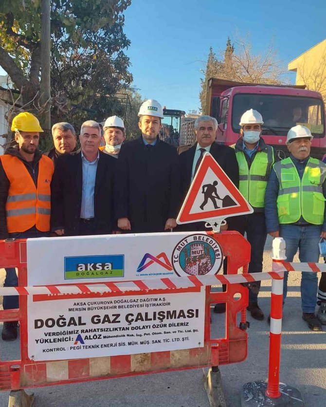 Mut’ta Doğal Gaz Boru Hatları Döşenmeye Başlandı