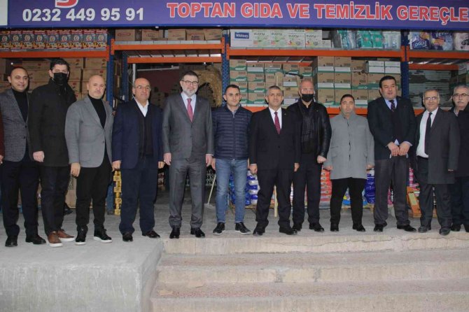 İ̇zmir Esnafı Söz Verdi: İ̇ndirim Pazartesi Başlıyor