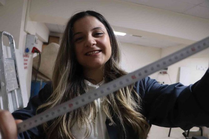 Kadın Mobilya Ustası, Sektörün Aranan Elemanı Oldu