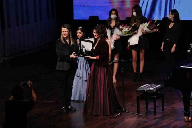 Uluslararası Antalya Piyano Festiivali’nde Yıldızlar Geçidi Anjelika Akbar İle Sona Erdi