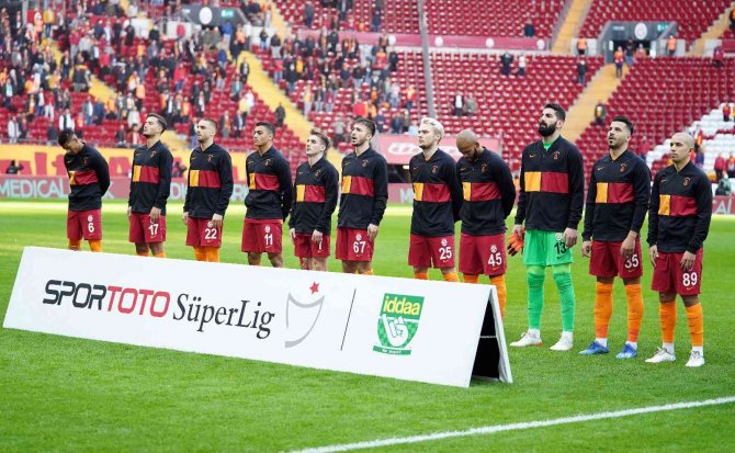 Spor Toto Süper Lig: Galatasaray: 0 - Antalyaspor: 0 (Maç Devam Ediyor)
