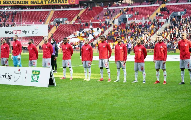 Spor Toto Süper Lig: Galatasaray: 0 - Antalyaspor: 0 (Maç Devam Ediyor)