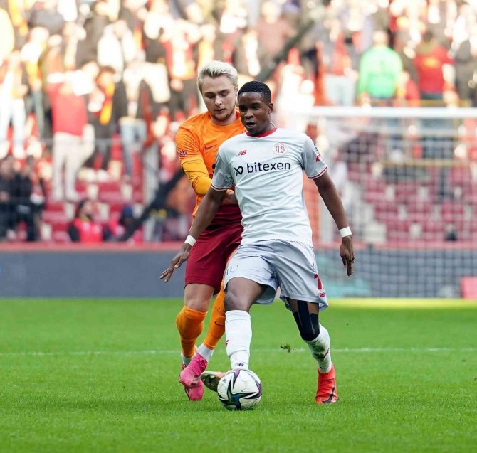 Spor Toto Süper Lig: Galatasaray: 1 - Ft Antalyaspor: 0 (İ̇lk Yarı)
