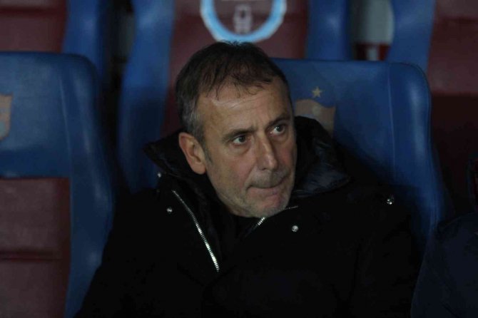 Spor Toto Süper Lig: Trasbzonspor: 0 - Başakşehir: 0 (İ̇lk Yarı)