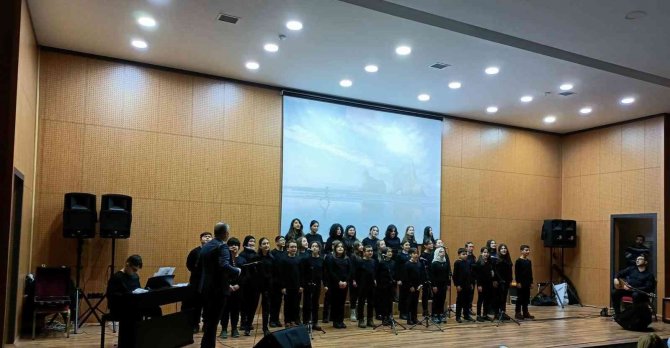 "Türkiye Çocukları Çocuk Korosu"ndan Simav’da Konser