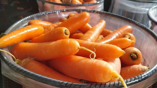 Depolardaki Havuç, Eksi 15 Derecede Sevkiyata Hazırlanıyor