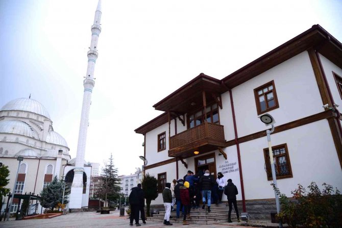 Üniversitelilerden Satı Kadın Müzesi’ne Ziyaret