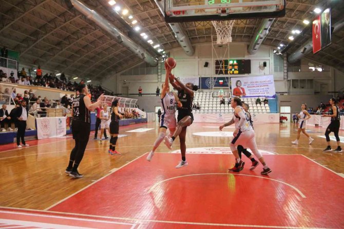 Kbsl: Umf Yapı İ̇zmit Belediyespor: 51 - Antalya 07 Basketbol: 60