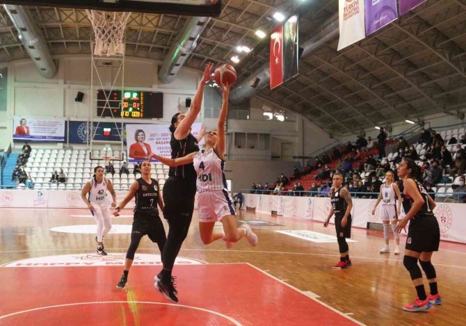 Kbsl: Umf Yapı İ̇zmit Belediyespor: 51 - Antalya 07 Basketbol: 60