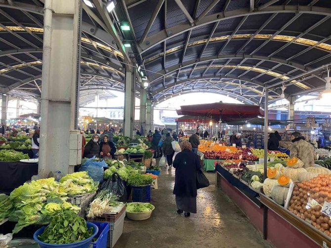 Halk Pazarına Yoğun İlgi