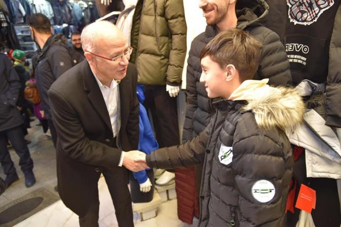 Ak Parti Kadroları Bursa’da Sıkılmadık El, Çalınmadık Kapı Bırakmıyor