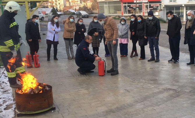 Altınova İ̇tfaiyeden Sağlıkçılara Eğitim